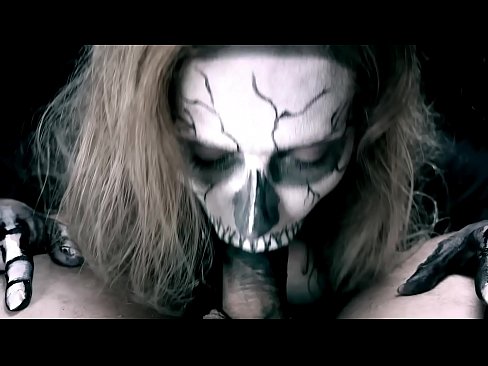 ❤️ Demon jente suger kuk med sin svarte munn og svelger cum. Superporno på porno no.hochu-sex-tomsk.ru ❌❤