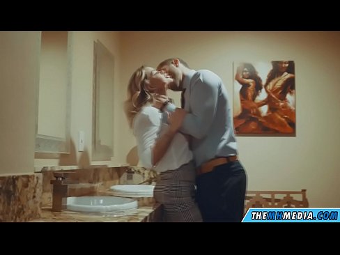 ❤️ Når en barmfagre blondine forfører deg på et offentlig toalett Superporno på porno no.hochu-sex-tomsk.ru ❌❤